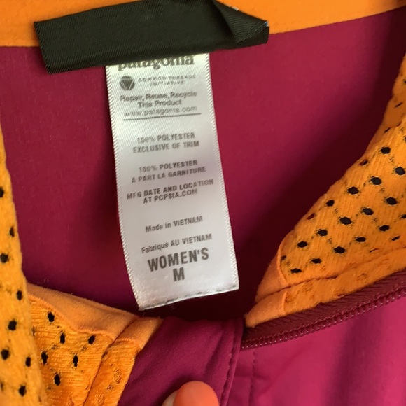 Patagonia jacket, light shell.great for running - Picture 2 of 3